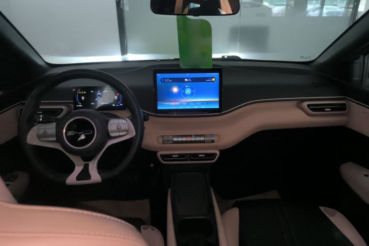 Used BYD Seagull 2024 Honor Edition 305km Freedom Version Center Console