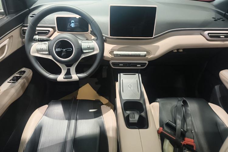 Used BYD Seagull 2024 Honor Edition 305km Freedom Version Center Console