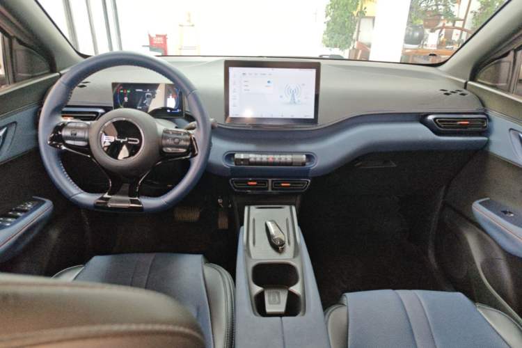 Used BYD Seagull 2024 Honor Edition 305km Freedom Version Center Console