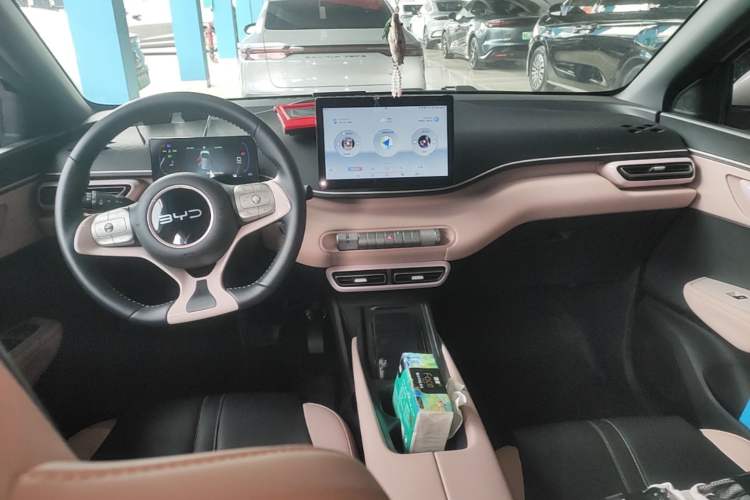 Used BYD Seagull 2024 Honor Edition 405km Flying Version Center Console