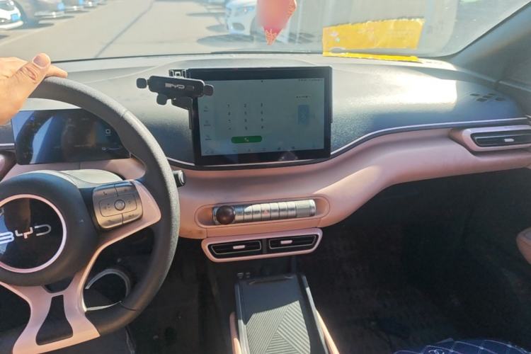 Used BYD Seagull 2024 Honor Edition 305km Dynamic Version Center Console