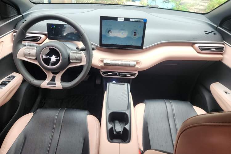 Used BYD Seagull 2024 Honor Edition 305km Dynamic Version Center Console