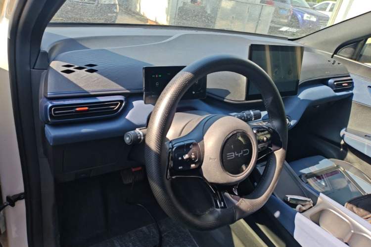 Used BYD Seagull 2024 Honor Edition 305km Dynamic Version Center Console