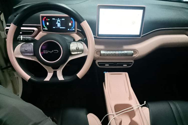 Used BYD Seagull 2024 Honor Edition 305km Dynamic Version Center Console