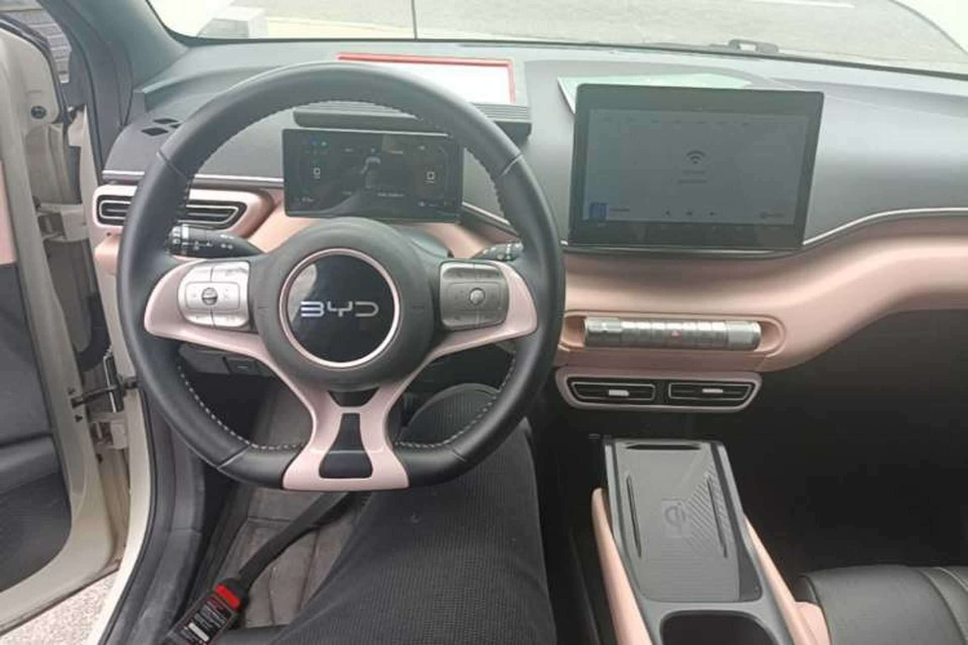 Used BYD Seagull 2024 Honor Edition 305km Freedom Version Center Console