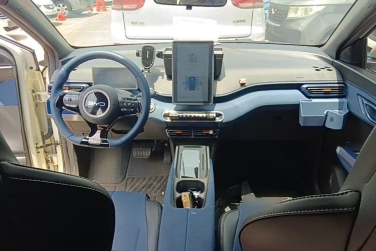 Used BYD Seagull 2024 Honor Edition 305km Freedom Version Center Console