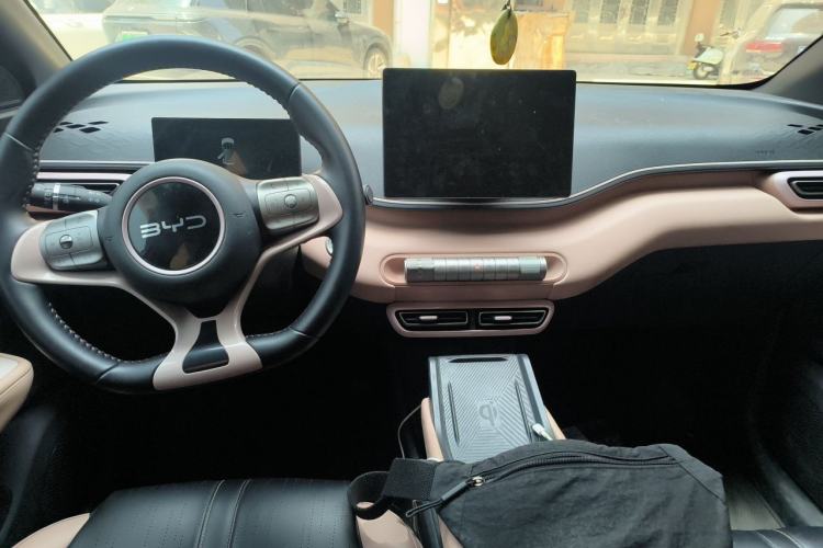 Used BYD Seagull 2024 Honor Edition 305km Freedom Version Center Console
