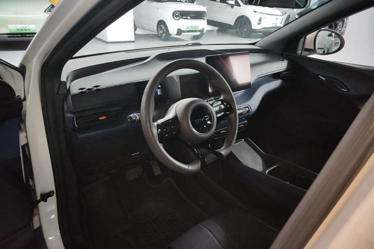 Used BYD Seagull 2024 Honor Edition 305km Dynamic Version Center Console