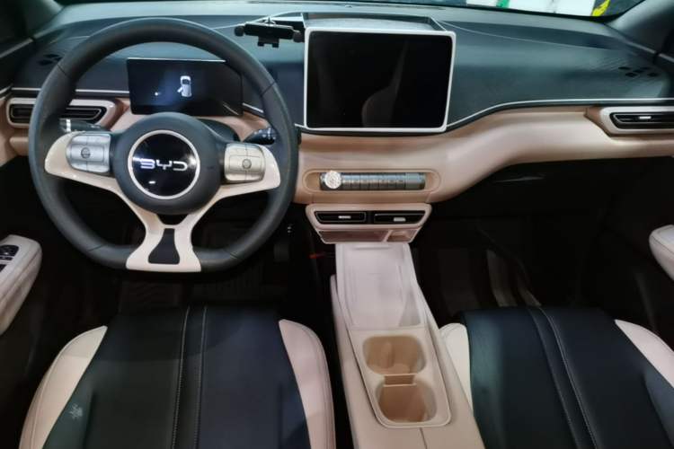 Used BYD Seagull 2024 Honor Edition 305km Dynamic Version Center Console