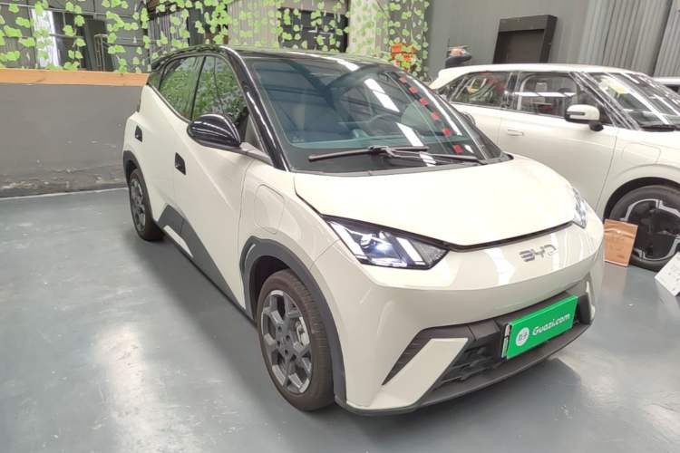 Used BYD Seagull 2024 Honor Edition 305km Freedom Version Front Right 45 Deg