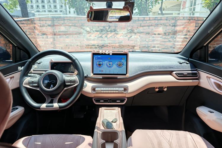Used BYD Seagull 2024 Honor Edition 305km Freedom Version Interior 7