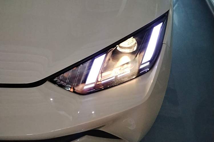 Used BYD Seagull 2024 Honor Edition 305km Dynamic Version Left Front Headlight