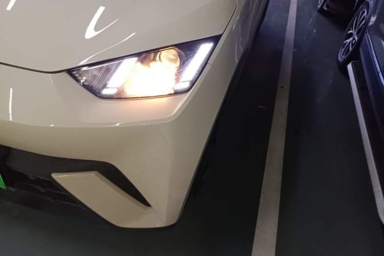Used BYD Seagull 2024 Honor Edition 305km Freedom Version Left Front Headlight