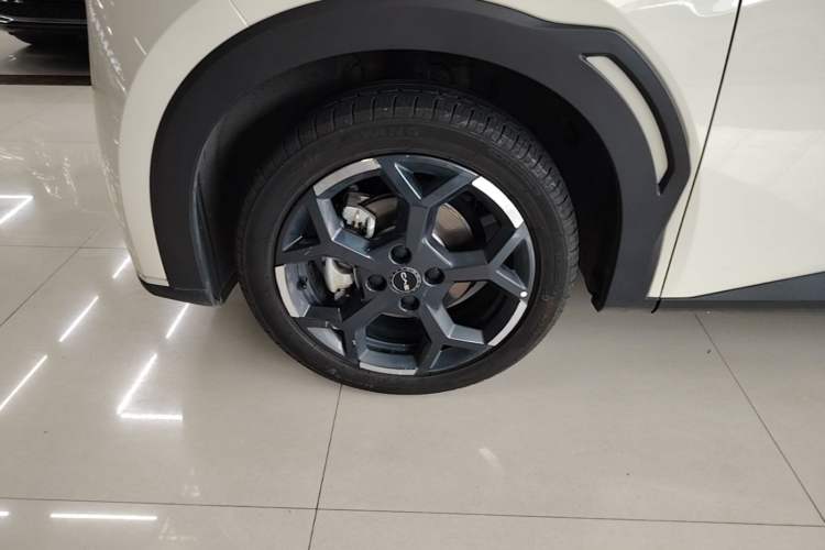 Used BYD Seagull 2024 Honor Edition 405km Flying Version Left Front Wheel Hub