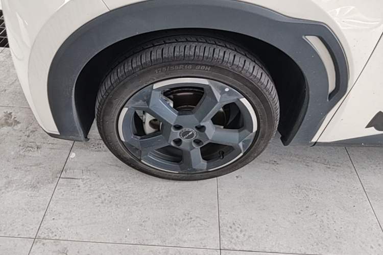 Used BYD Seagull 2024 Honor Edition 305km Freedom Version Left Front Wheel Hub