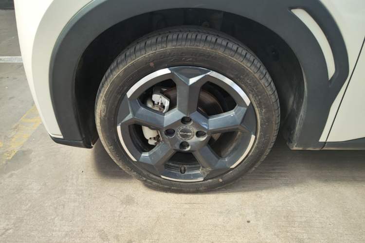 Used BYD Seagull 2024 Honor Edition 305km Freedom Version Left Front Wheel Hub