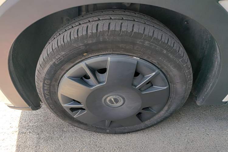 Used BYD Seagull 2024 Honor Edition 305km Dynamic Version Left Front Wheel Hub