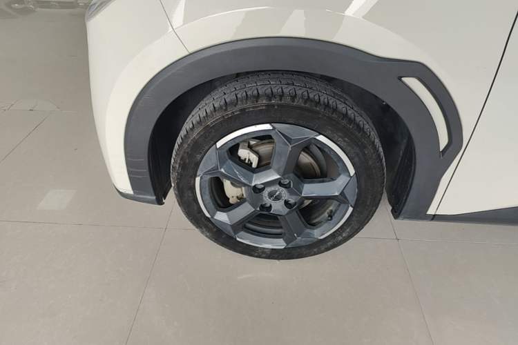 Used BYD Seagull 2024 Honor Edition 405km Flying Version Left Front Wheel Hub