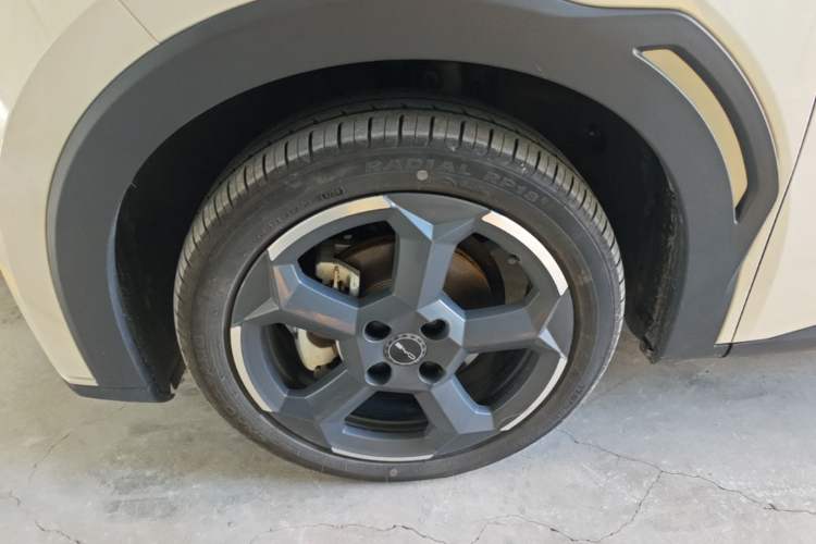 Used BYD Seagull 2024 Honor Edition 305km Freedom Version Left Front Wheel Hub