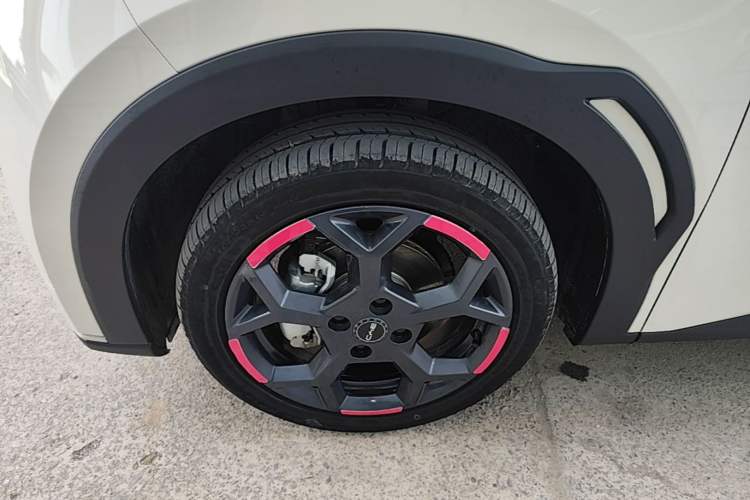 Used BYD Seagull 2024 Honor Edition 305km Freedom Version Left Front Wheel Hub