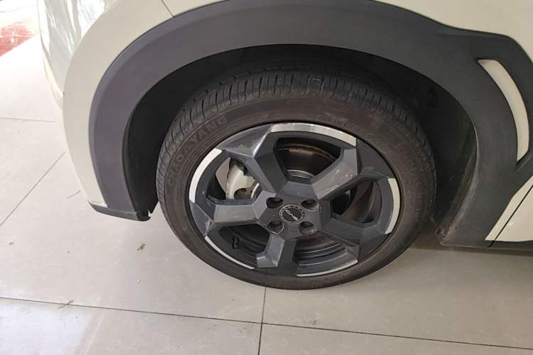 Used BYD Seagull 2024 Honor Edition 305km Freedom Version Left Front Wheel Hub