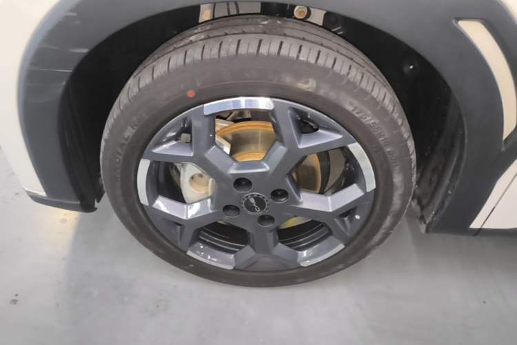 Used BYD Seagull 2024 Honor Edition 305km Freedom Version Left Front Wheel Hub