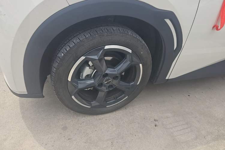Used BYD Seagull 2024 Honor Edition 305km Freedom Version Left Front Wheel Hub