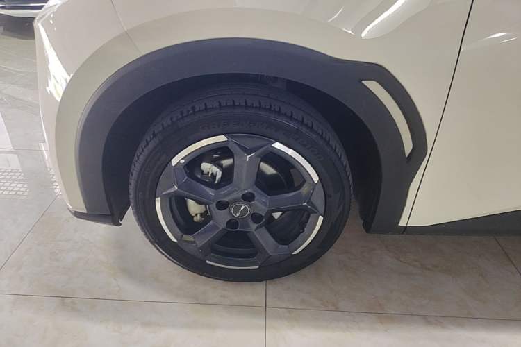 Used BYD Seagull 2024 Honor Edition 405km Flying Version Left Front Wheel Hub
