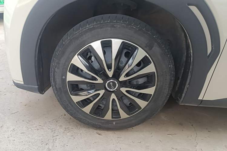 Used BYD Seagull 2024 Honor Edition 305km Dynamic Version Left Front Wheel Hub