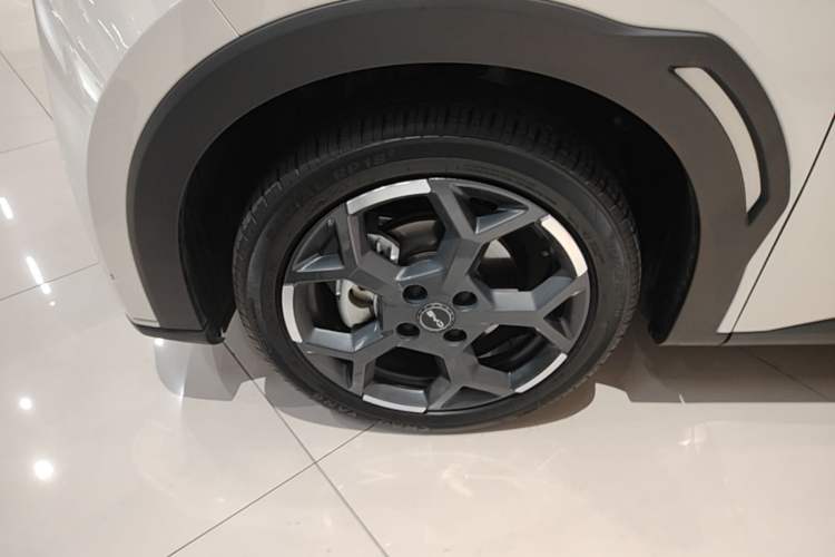 Used BYD Seagull 2024 Honor Edition 305km Freedom Version Left Front Wheel Hub