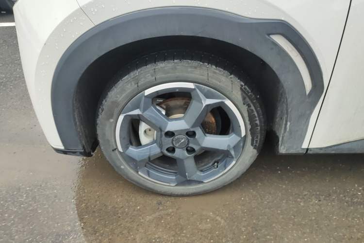 Used BYD Seagull 2024 Honor Edition 305km Freedom Version Left Front Wheel Hub