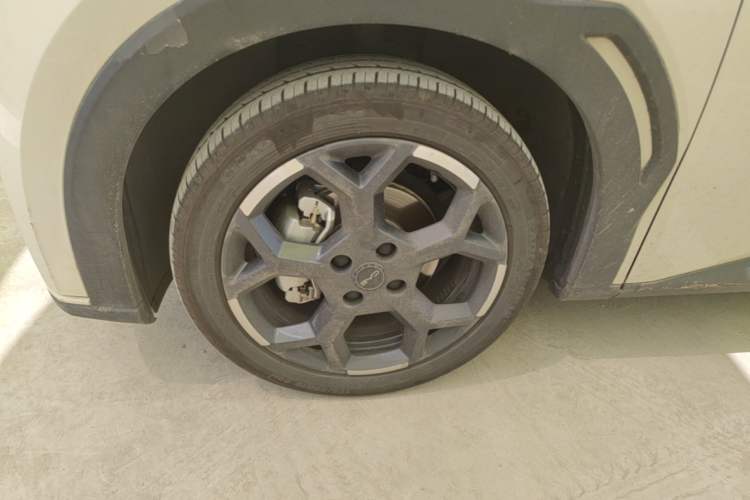 Used BYD Seagull 2024 Honor Edition 305km Dynamic Version Left Front Wheel Hub