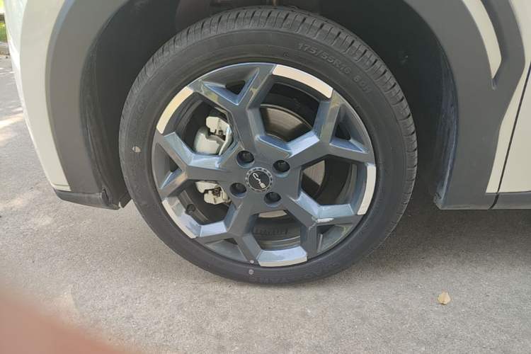 Used BYD Seagull 2024 Honor Edition 405km Flying Version Left Front Wheel Hub