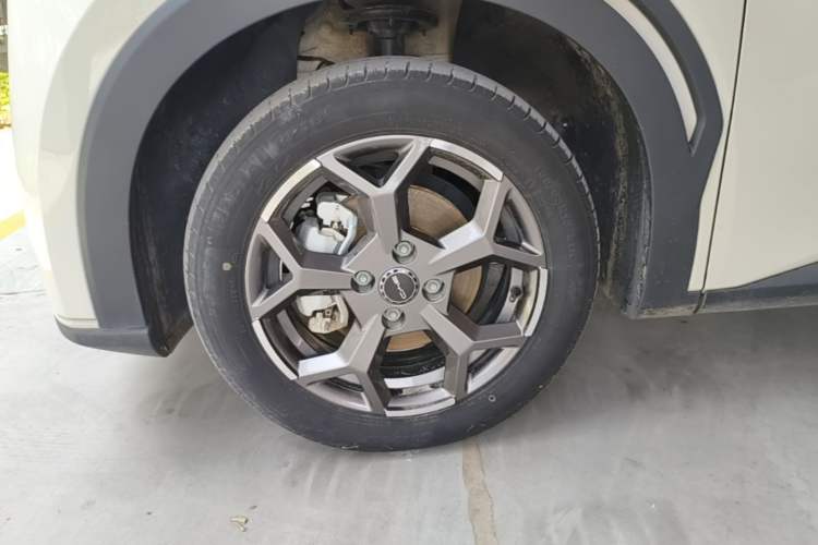 Used BYD Seagull 2024 Honor Edition 305km Dynamic Version Left Front Wheel Hub