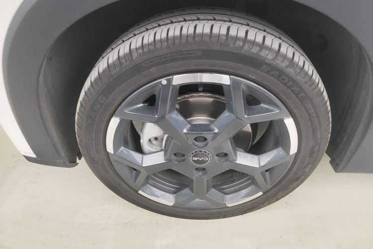 Used BYD Seagull 2024 Honor Edition 405km Flying Version Left Front Wheel Hub