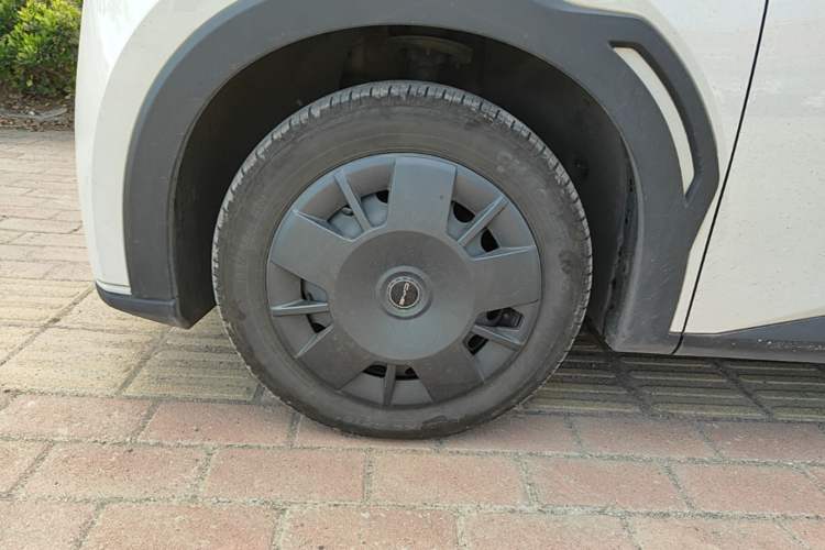 Used BYD Seagull 2024 Honor Edition 305km Dynamic Version Left Front Wheel Hub