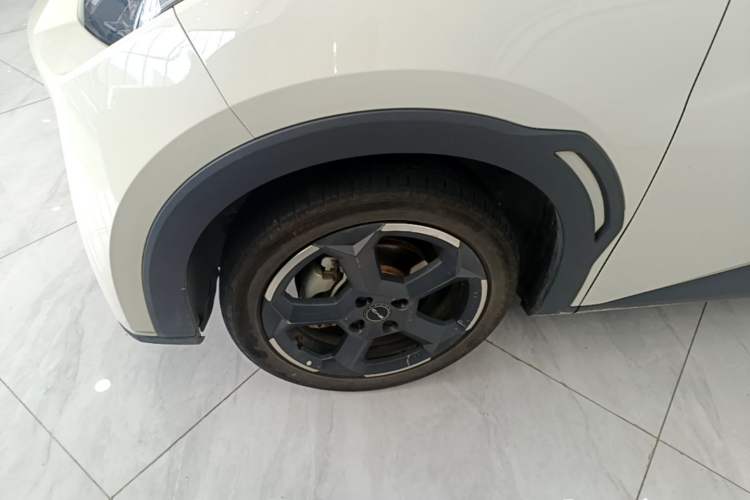 Used BYD Seagull 2024 Honor Edition 405km Flying Version Left Front Wheel Hub