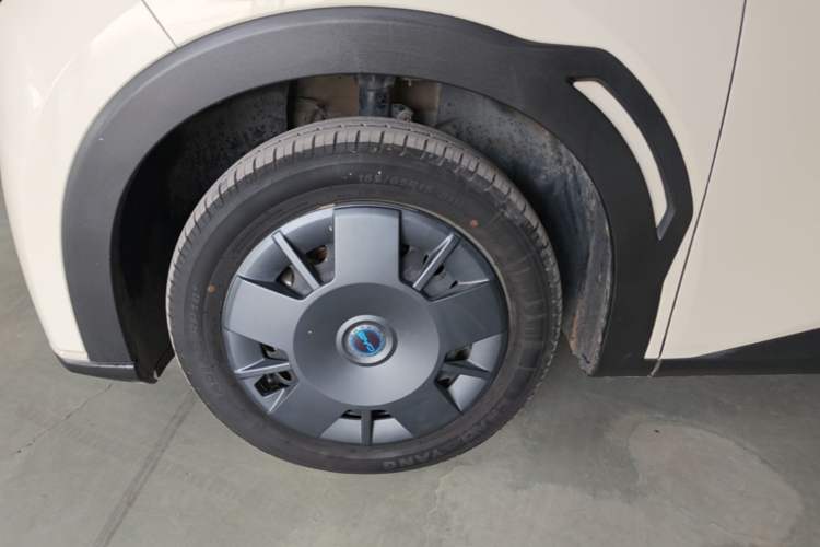 Used BYD Seagull 2024 Honor Edition 305km Dynamic Version Left Front Wheel Hub
