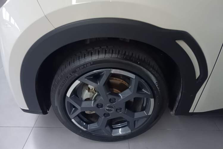 Used BYD Seagull 2024 Honor Edition 305km Freedom Version Left Front Wheel Hub