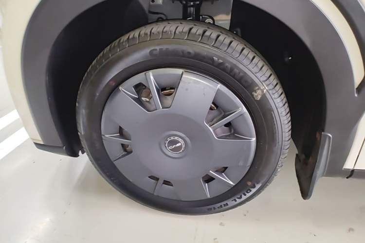 Used BYD Seagull 2024 Honor Edition 305km Dynamic Version Left Front Wheel Hub