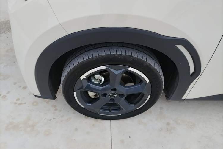 Used BYD Seagull 2024 Honor Edition 305km Freedom Version Left Front Wheel Hub