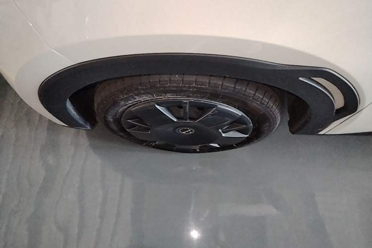 Used BYD Seagull 2024 Honor Edition 305km Dynamic Version Left Front Wheel Hub