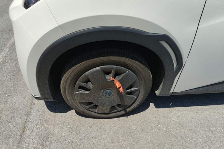 Used BYD Seagull 2024 Honor Edition 305km Dynamic Version Left Front Wheel Hub