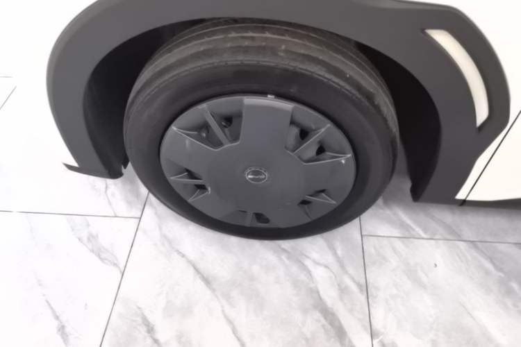 Used BYD Seagull 2024 Honor Edition 305km Dynamic Version Left Front Wheel Hub