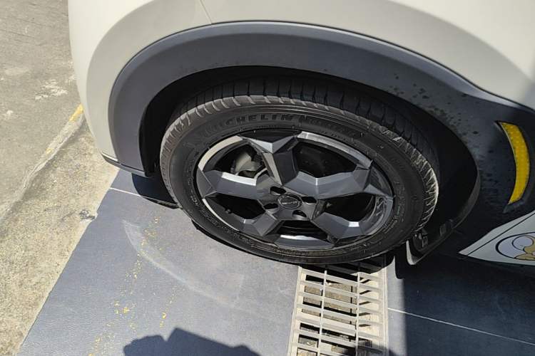 Used BYD Seagull 2024 Honor Edition 305km Freedom Version Left Front Wheel Hub
