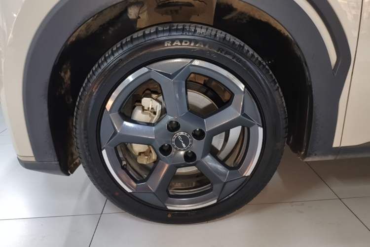 Used BYD Seagull 2024 Honor Edition 405km Flying Version Left Front Wheel Hub