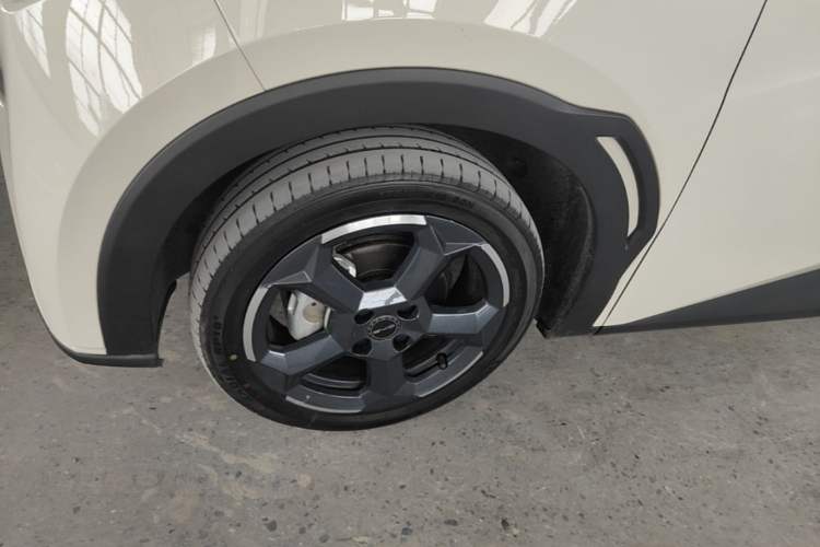 Used BYD Seagull 2024 Honor Edition 305km Freedom Version Left Front Wheel Hub
