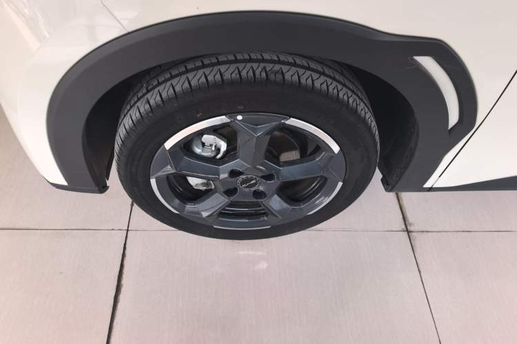 Used BYD Seagull 2024 Honor Edition 305km Freedom Version Left Front Wheel Hub