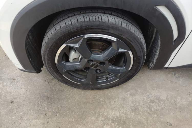 Used BYD Seagull 2024 Honor Edition 305km Freedom Version Left Front Wheel Hub
