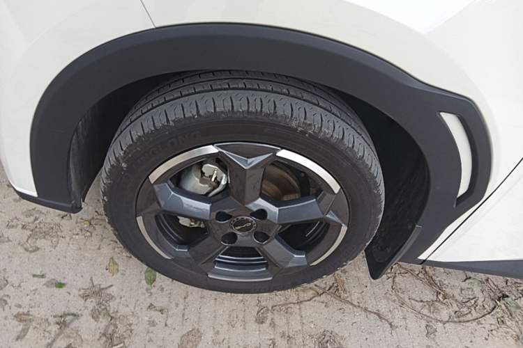 Used BYD Seagull 2024 Honor Edition 405km Flying Version Left Front Wheel Hub